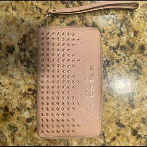 Michael kors wristlet